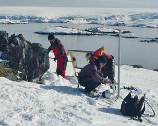 Setting up the Torgerson Island penguin cam